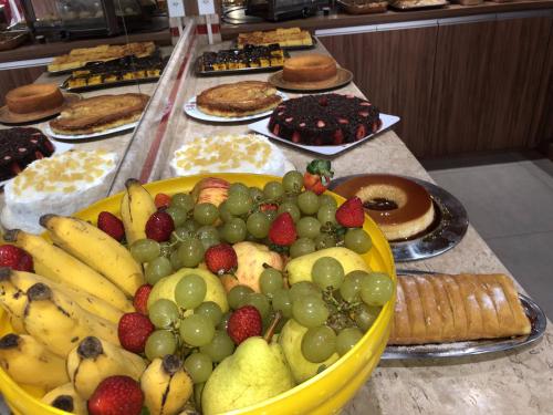 Comida en o cerca de este hotel