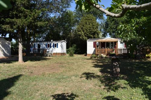 Κήπος έξω από το mobil-home sur terrain bucolique