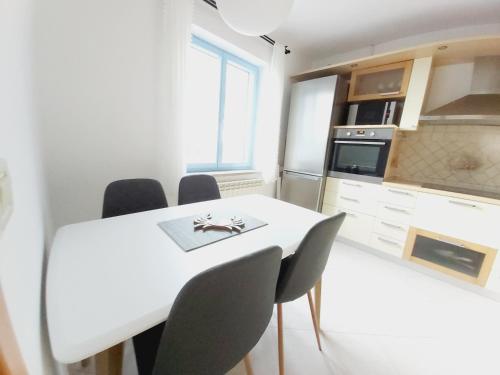 Dapur atau dapur kecil di SALT & SAGE Apartment