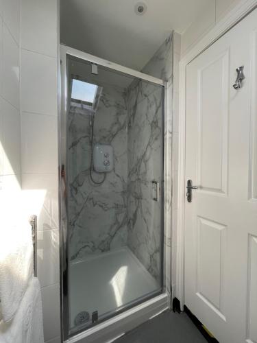 Un baño de The Whittington and Cat