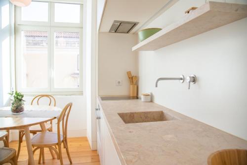 Arsenal 108, Design Apartments - NEW Light Downtown Chiado and River