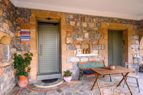 Gallery image of Mary stone house in Kardamili