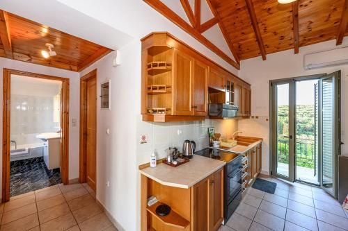 Kuchyň nebo kuchyňský kout v ubytování Alex Stone house