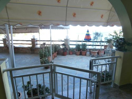 Un balcón o terraza de Haravgi Hotel