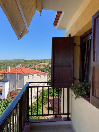 Afbeelding uit fotogalerij van Nikiti Seaview Apartment in Nikiti