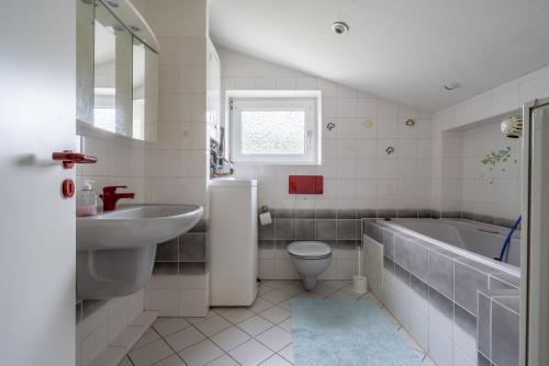 Een badkamer bij Private Apartment