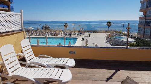PENTHOUSE SEA VIEWS + PRIVATE SOLARIUM