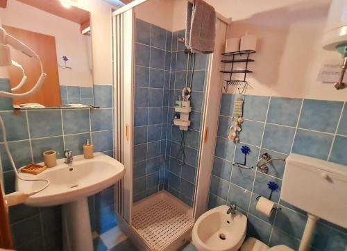 Koupelna v ubytování Casa Vacanza Delfino Azzurro - Noto Marina -