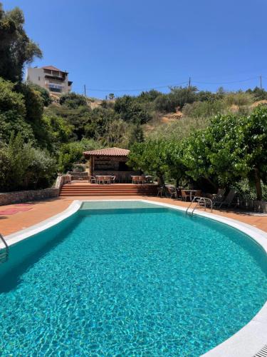 Gallery image of Lygaria Beach Apts in Lygaria