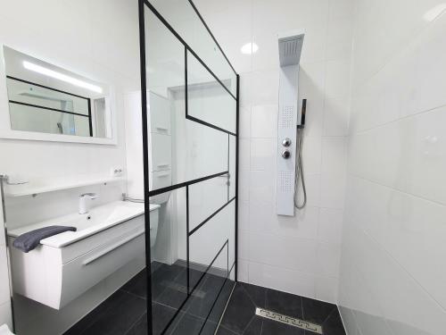 Ένα μπάνιο στο Apartments an der Kreuzstraße