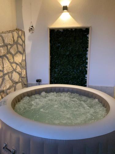 Imagen de la galería de Omiš Relaxing Sea Lounge, en Marusici 