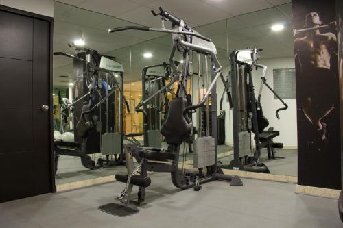 Fitness centrum a/nebo fitness zařízení v ubytování Del Pilar Miraflores Hotel