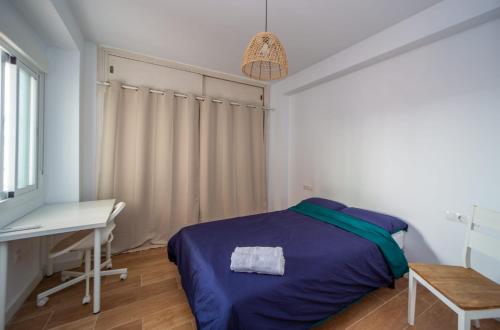 Stylish Apartment in Málaga Centro - Balcony and City View