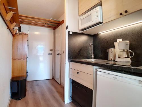 Studio ski aux pieds avec balcon - 4 pers. - FR-1-344-979
