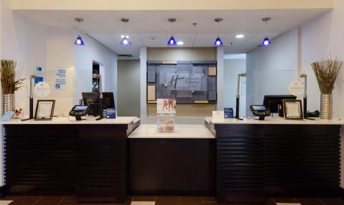 Фотография из галереи Holiday Inn Express Hotel & Suites Atlanta Airport West - Camp Creek by IHG в Атланте