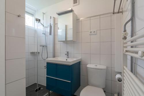 Um banheiro em Eureka 75 Sint Maartenszee