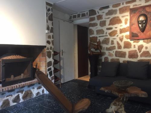 Photo de la galerie de l'établissement Maison de charme au bord de la verdure, à La Garde