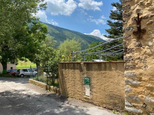 Fotografia z galérie ubytovania Maison de charme au bord de la verdure v destinácii La Garde