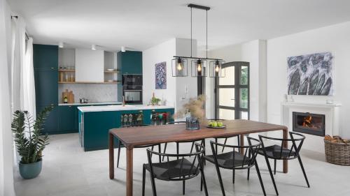 Dapur atau dapur kecil di Villa Casa Mostia with Private Pool