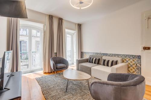 Hip & Renovated T.M. Flat in Bairro Alto