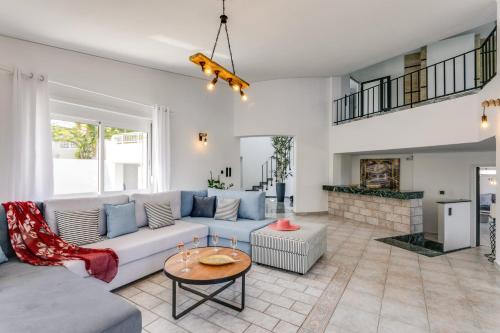 Villa Monroe by Villa Plus