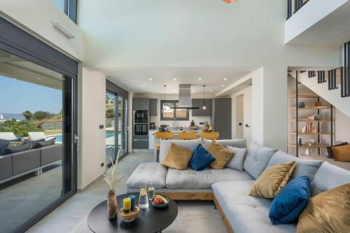 Villa Thea, stunning view, pool, BBQ, Brand new.