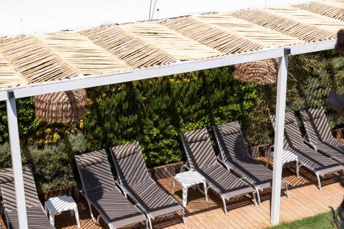 Gallery image of Babana Hotel in Golturkbuku