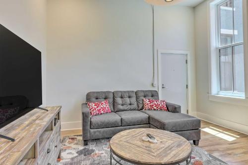 Contemporary Cincinnati Condo - Pets Allowed! – Photos 5