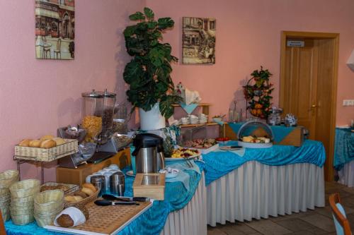 Jídlo v hotelu nebo okolí