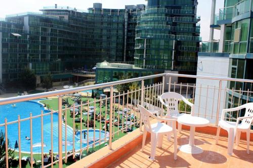 Bazén v ubytování Guest Rooms Venera nebo v jeho okolí