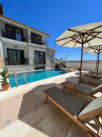 Πισίνα στο ή κοντά στο Serez Otel Alaçatı by La Mira