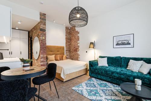 Posezení v ubytování Old Town Studio Apartment Aia 5a