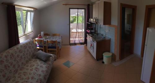 Gallery image of Olives & Figs Retreat by the sea - zen apartments 100 m from the beach in Dobropoljana