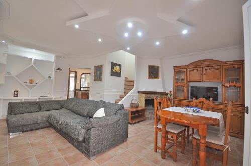 Agradable adosado con piscina