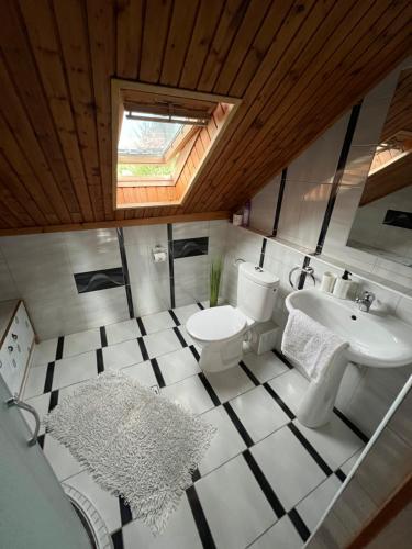 Ένα μπάνιο στο Marika Apartman