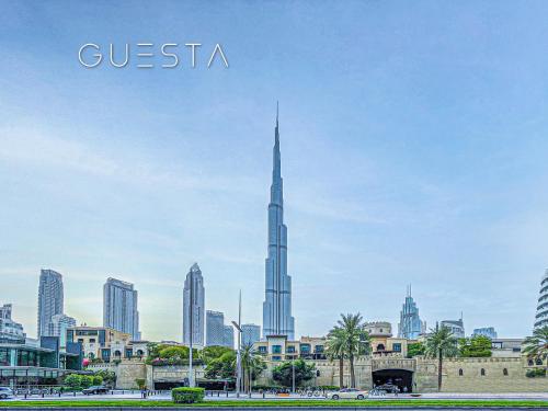 une vue sur la burj khalifa dans la ville de dubai dans l'établissement Yansoon by Emaar, Downtown Dubai, à Dubaï
