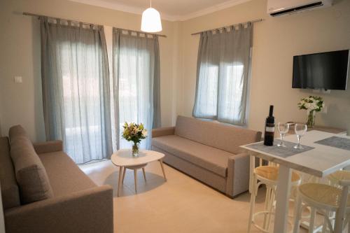 Imagine din galeria proprietății Zoe Seaview Apartment by RentalsPro - Nea Moudania Halkidiki în Nea Moudania