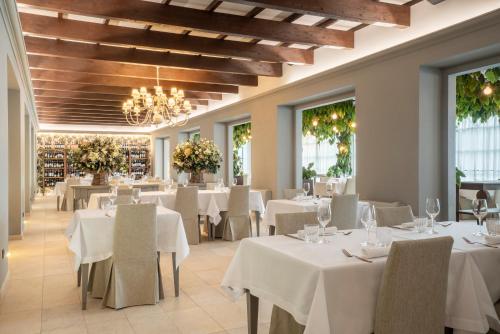 Imagen de la galería de Spinerola Hotel in Cascina & Restaurant UvaSpina, en Moncalvo