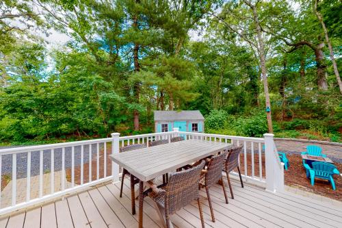 Cotuit Bay Bungalow – Photos 5