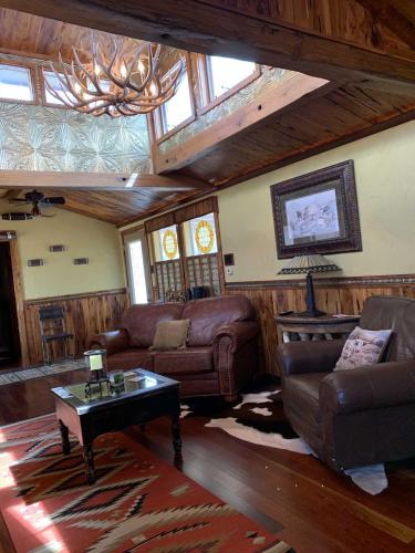Tabasco Ranch - Antler Cabin – Photos 4