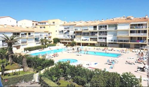 Bord de plages, 2 piscines, transats, pataugeoire