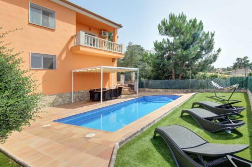 VILLA ROSES with swimming pool & mountain view ONLY FAMILYS