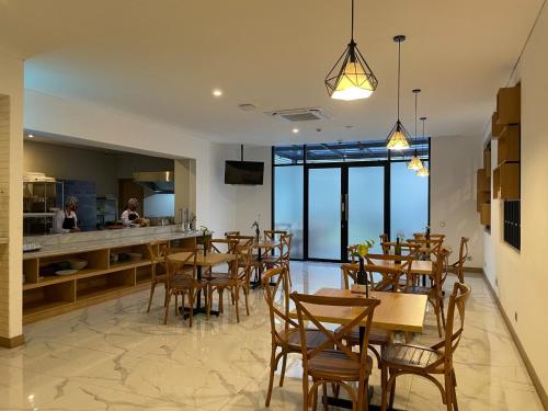 Restaurace v ubytování Ra Inn Kemang