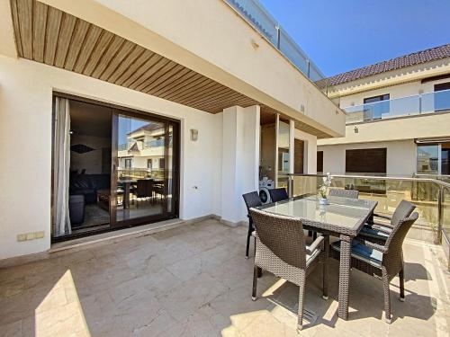Lovely apartment with pool & sea views - Marina Del Castillo 2129