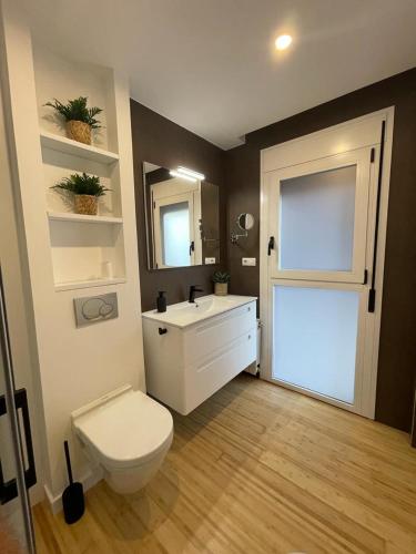 Denia, apartamento a estrenar con jardín privado, piscina y vistas al mar