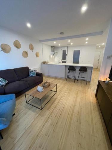 Denia, apartamento a estrenar con jardín privado, piscina y vistas al mar