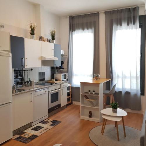 Kuchyň nebo kuchyňský kout v ubytování ESTUDIO IDEAL 2 EN VIGO PARA VACACIONES Y TRABAJO
