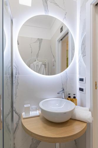Un baño de Suite Apartment Capri con Jacuzzi in Piazzetta
