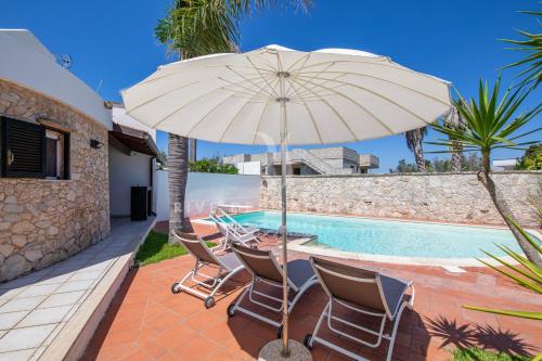Bazén v ubytování Villa Terre di Mari - Rive del Salento nebo v jeho okolí