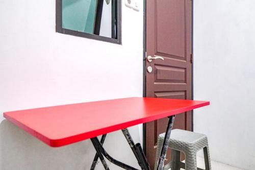 Φωτογραφία από το άλμπουμ του KoolKost Syariah @ Dukuh Kupang (Minimum Stay 30 Nights) σε Putat-wetan
